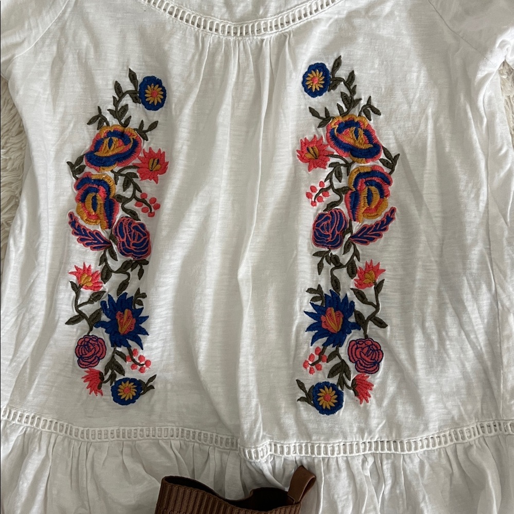 Neiman Marcus Embroidered Boho Floral Blouse | Western Chic Top Small - Picture 3 of 4